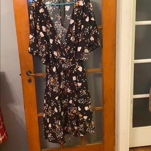Size 4 Torrid knee length/short sleeve dress